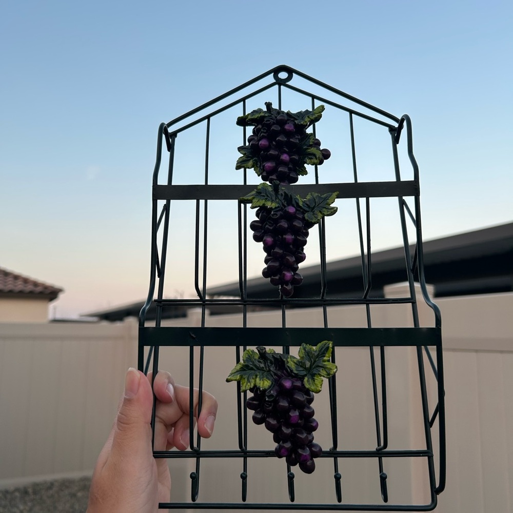 Grape Design Metal Wall Rack - Picture 3 of 6